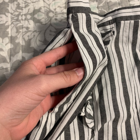 🍁 5/$20 High Waisted Striped Shorts with Pockets - Picture 3 of 4